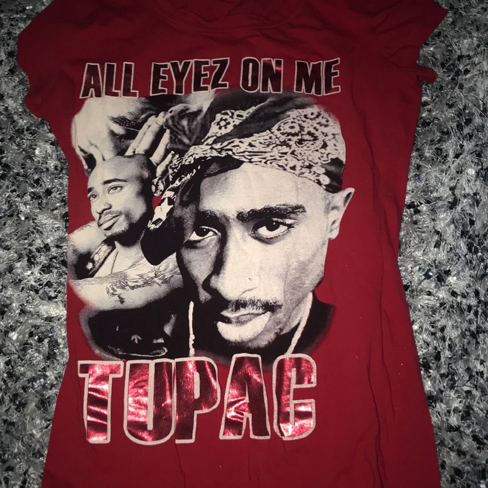 All eyes on me tupac t-shirt.